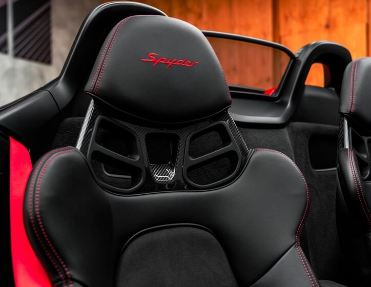 Porsche 718 32