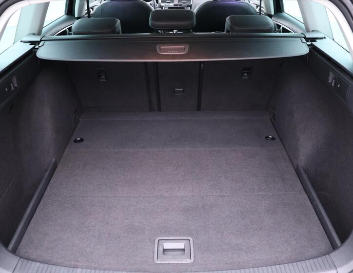 Volkswagen Golf 10