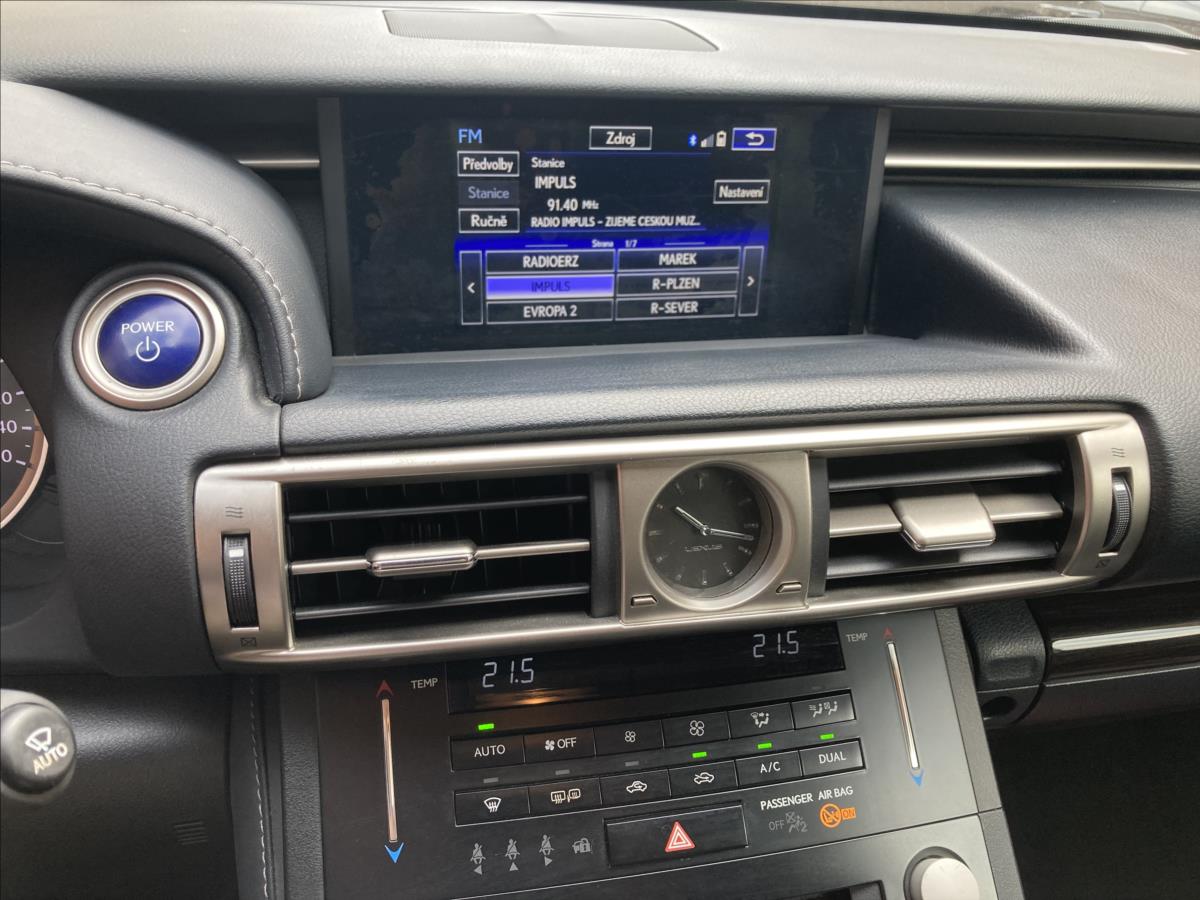 Lexus IS 300h
