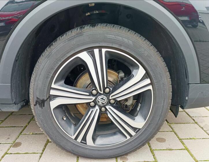 MG ZS 12