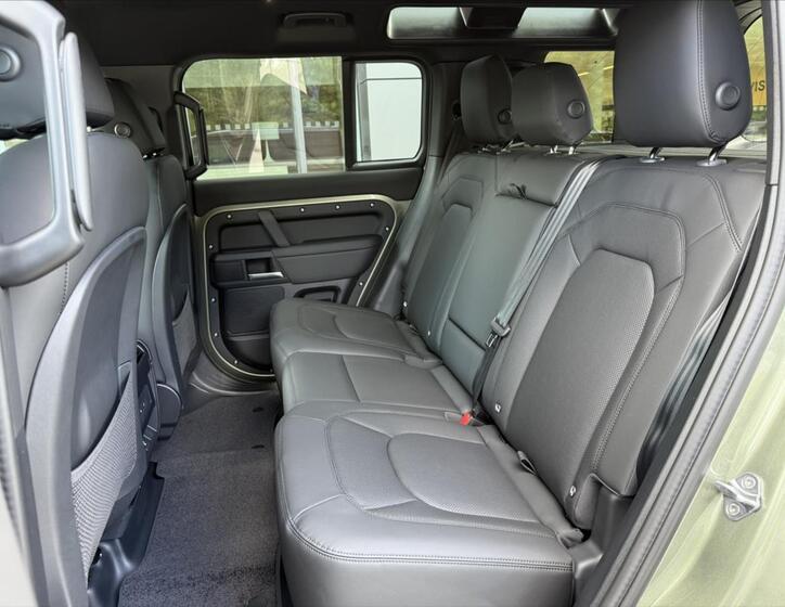 Land Rover Defender 20