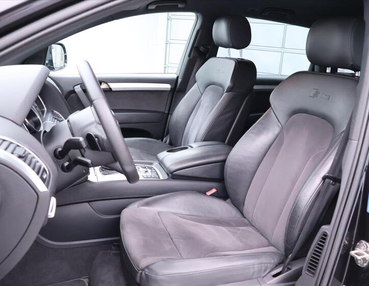 Audi Q7 12