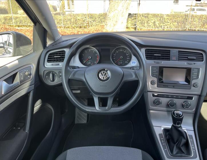 Volkswagen Golf 16