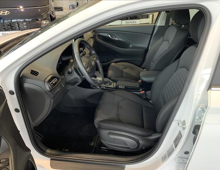 Hyundai i30 25