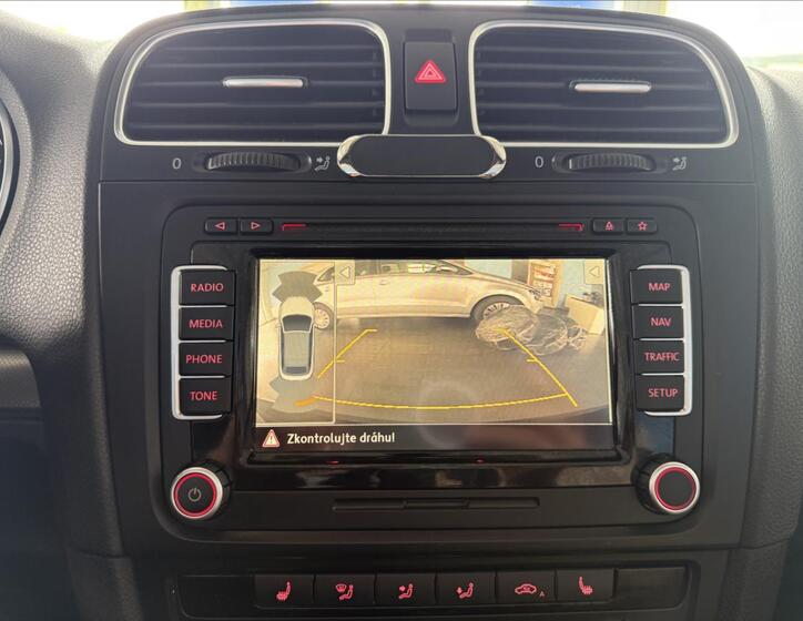 Volkswagen Golf 24