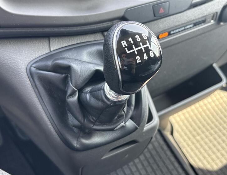 Ford Transit 28