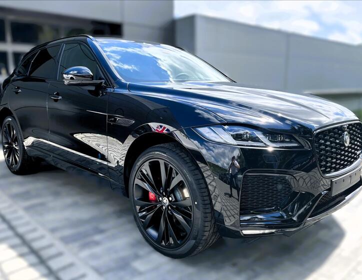 Jaguar F-Pace 6