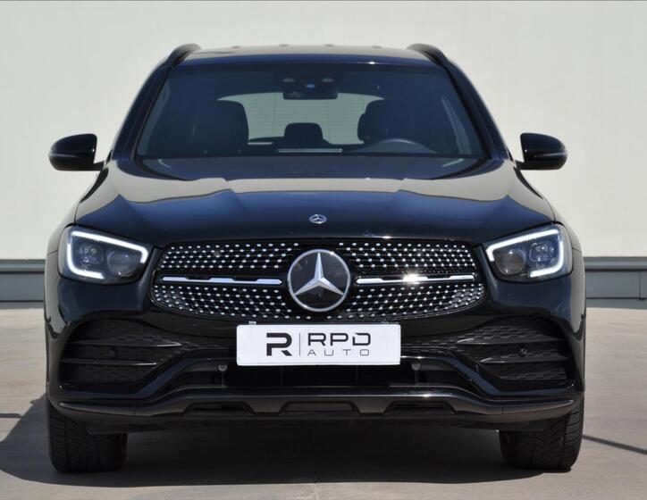 Mercedes-Benz GLC 8