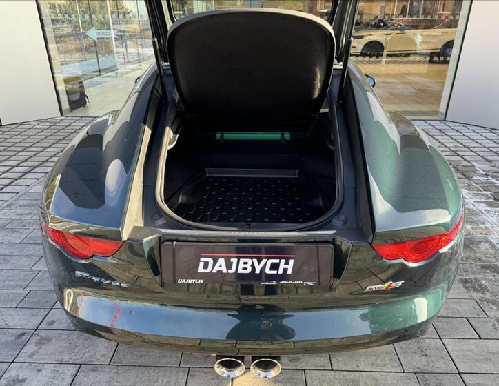 Jaguar F-Type 8