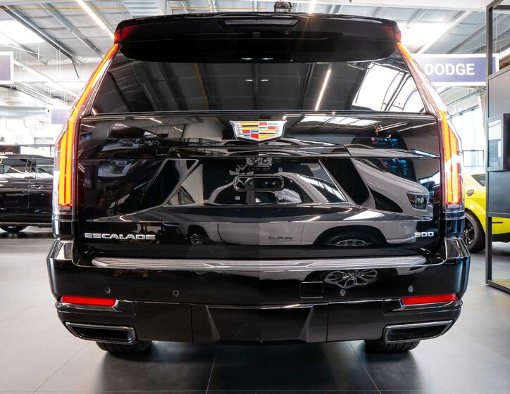 Cadillac Escalade 5