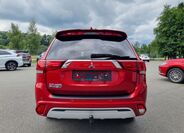 Mitsubishi Outlander 4