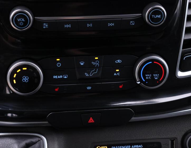 Ford Tourneo Custom 27