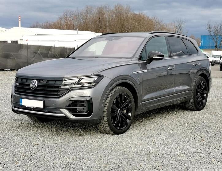 Volkswagen Touareg 1