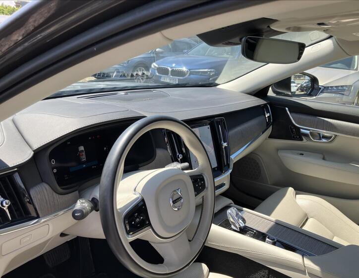 Volvo V90 9