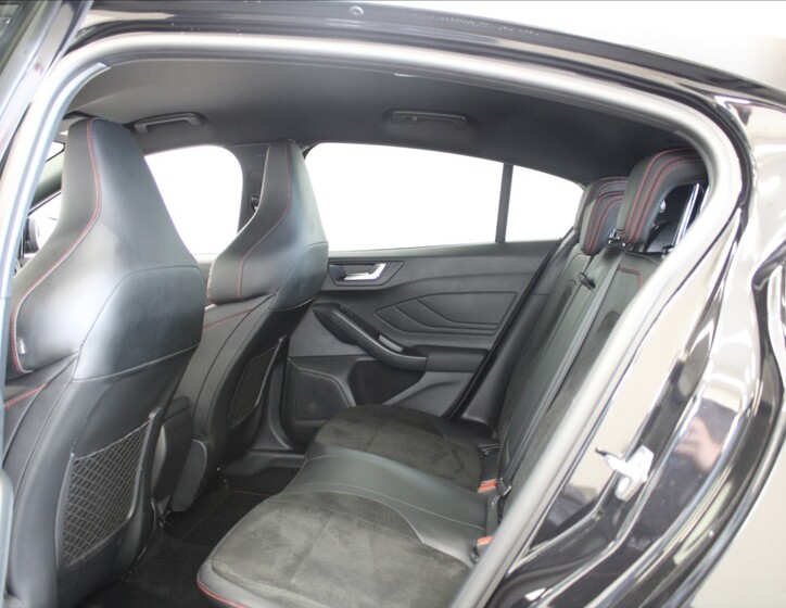 Ford Focus 7