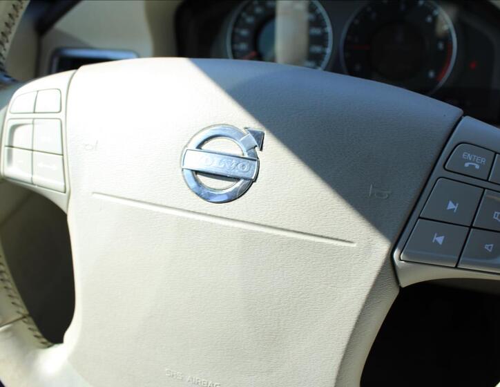 Volvo XC70 13