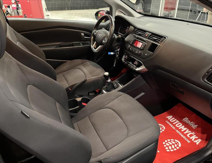 KIA Rio 9