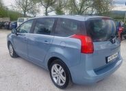Peugeot 5008 6