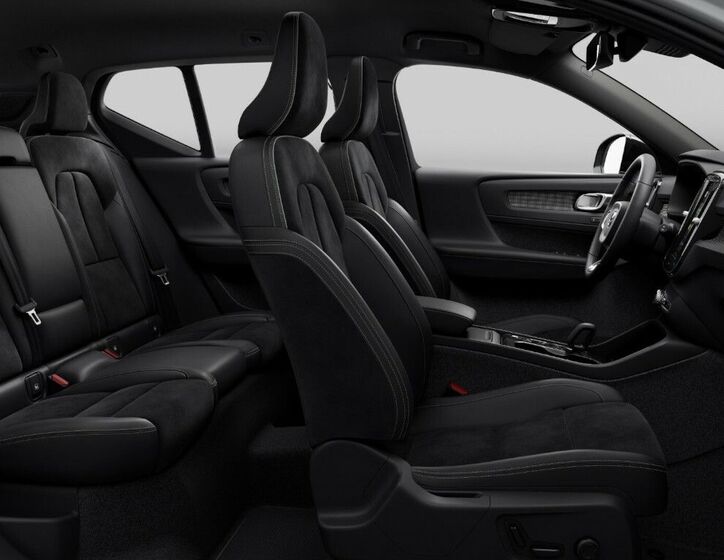 Volvo XC40 10