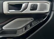 Ford Explorer 18