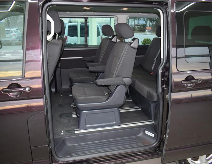 Volkswagen Multivan 11