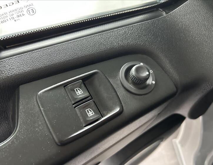 Renault Trafic 8