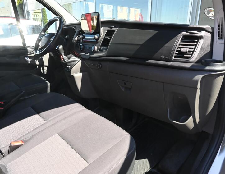 Ford Transit Custom 11