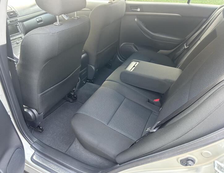 Toyota Avensis 37