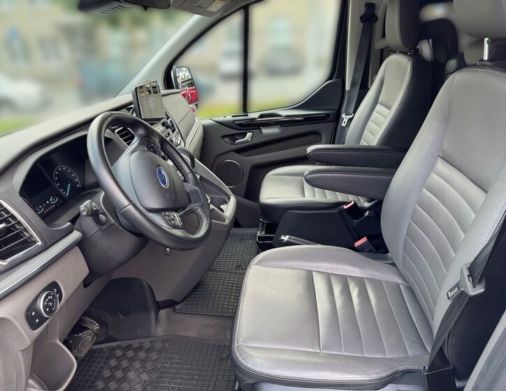 Ford Tourneo Custom 10