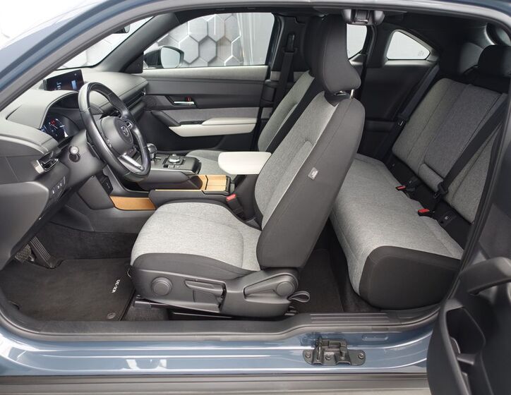 Mazda MX-30 29