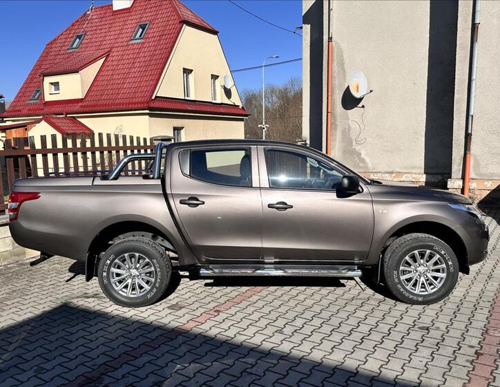 Mitsubishi L200 2