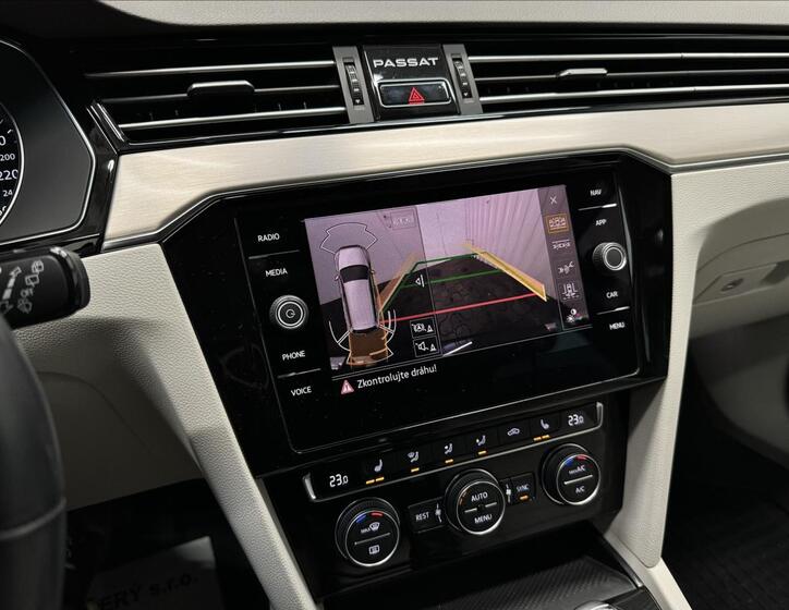 Volkswagen Passat 24