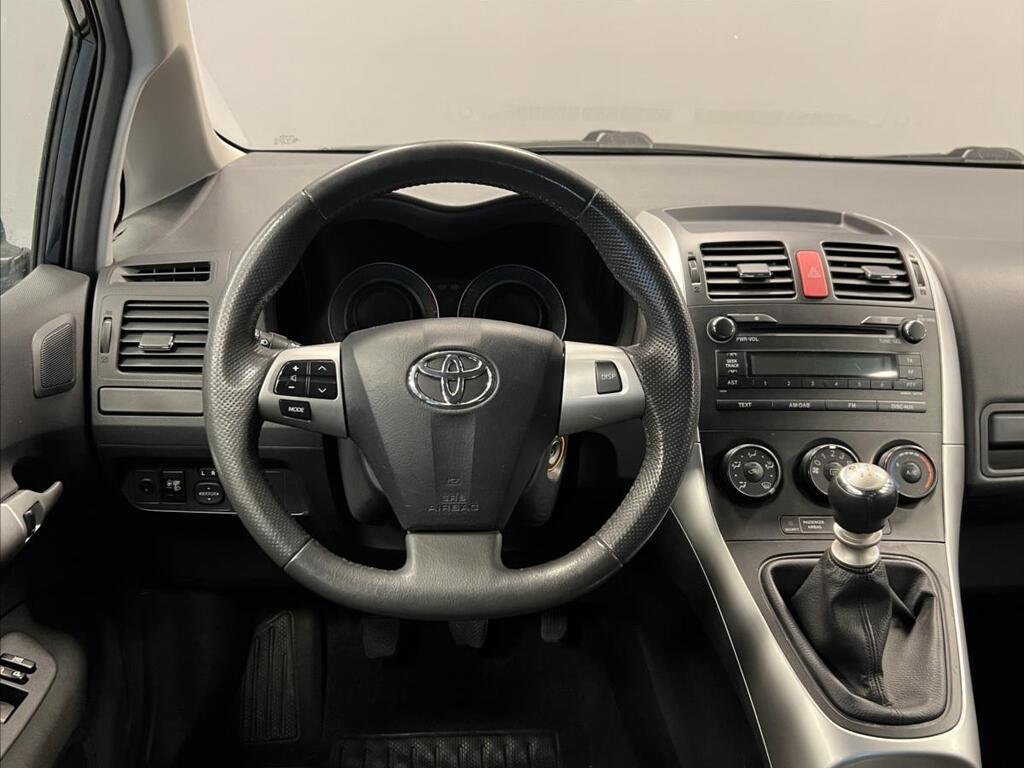 Toyota Auris 5