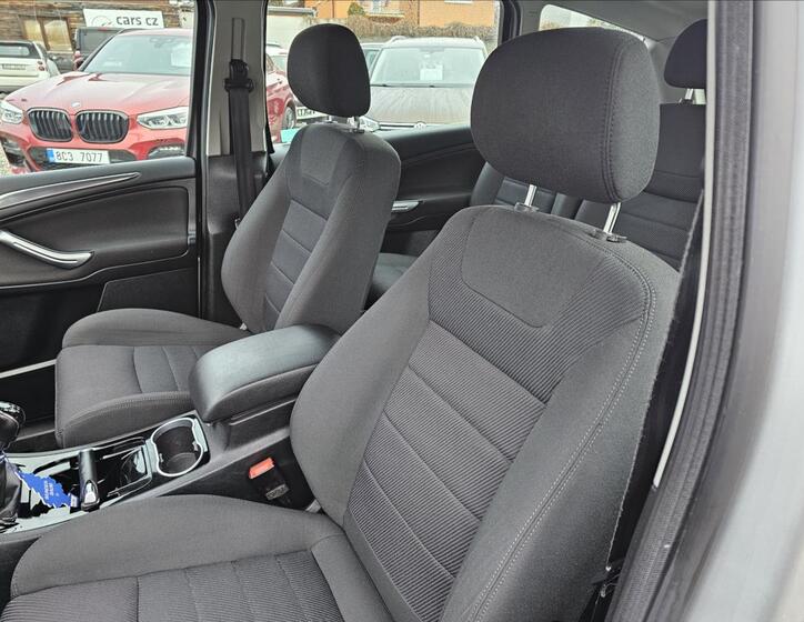 Ford S-MAX 13
