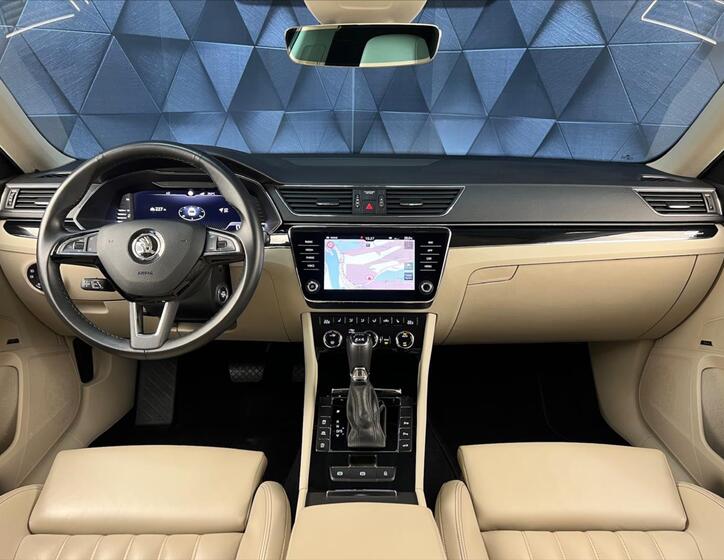 Škoda Superb 9