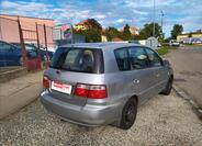 KIA Carens 5