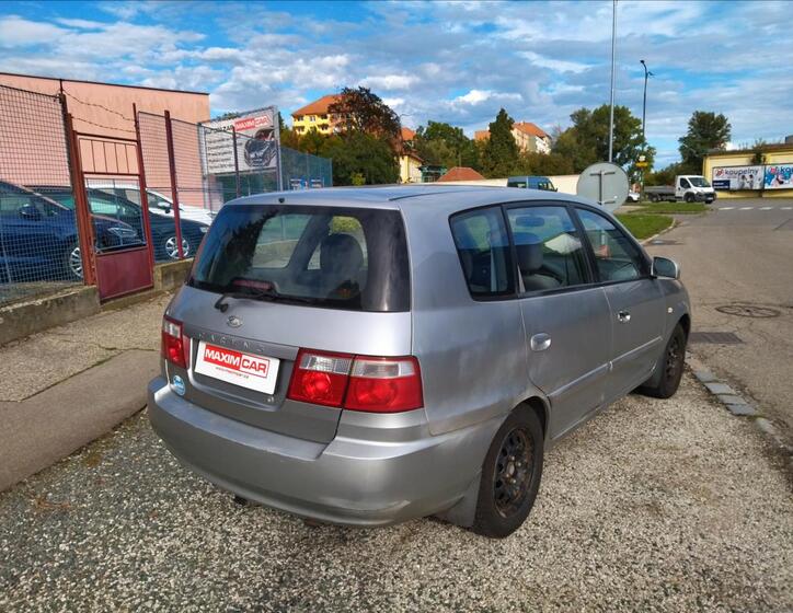KIA Carens 5