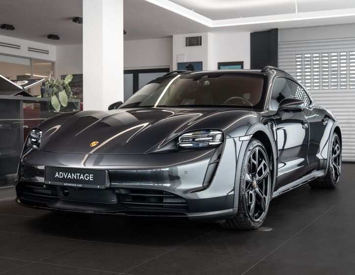 Porsche Taycan 1