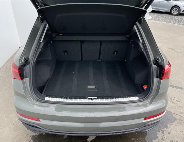 Audi Q3 24