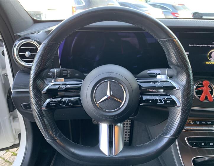 Mercedes-Benz Třídy E 9