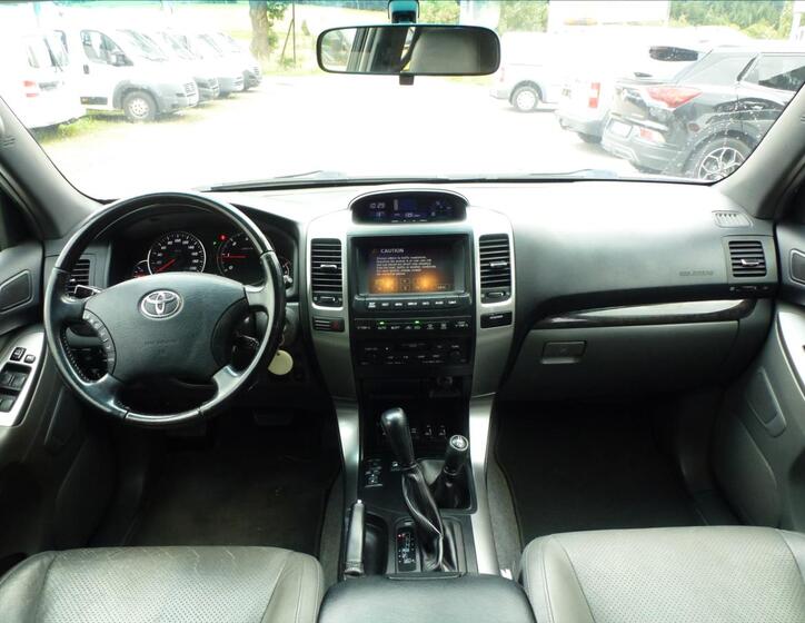 Toyota Land Cruiser 27