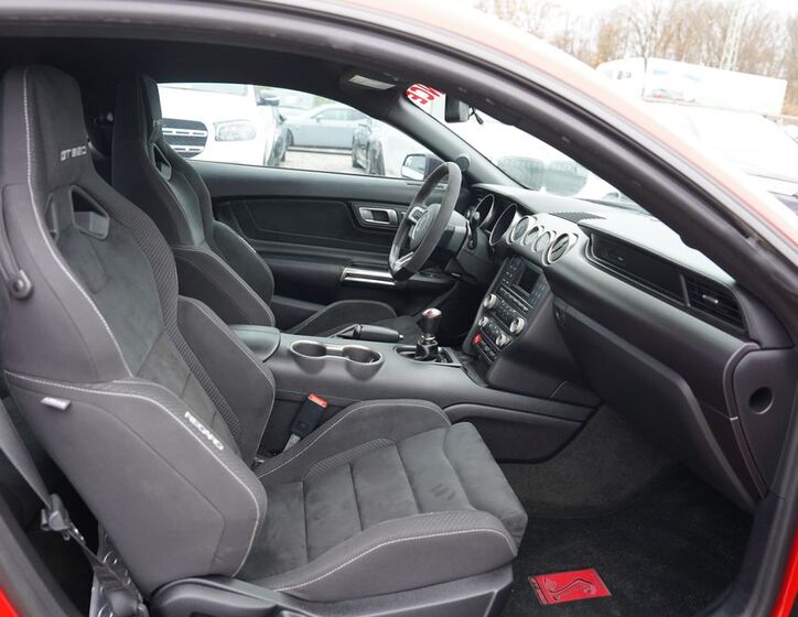 Ford Mustang 20