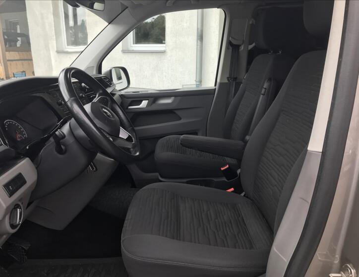 Volkswagen Caravelle 17