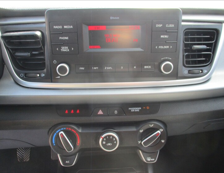 KIA Rio 16