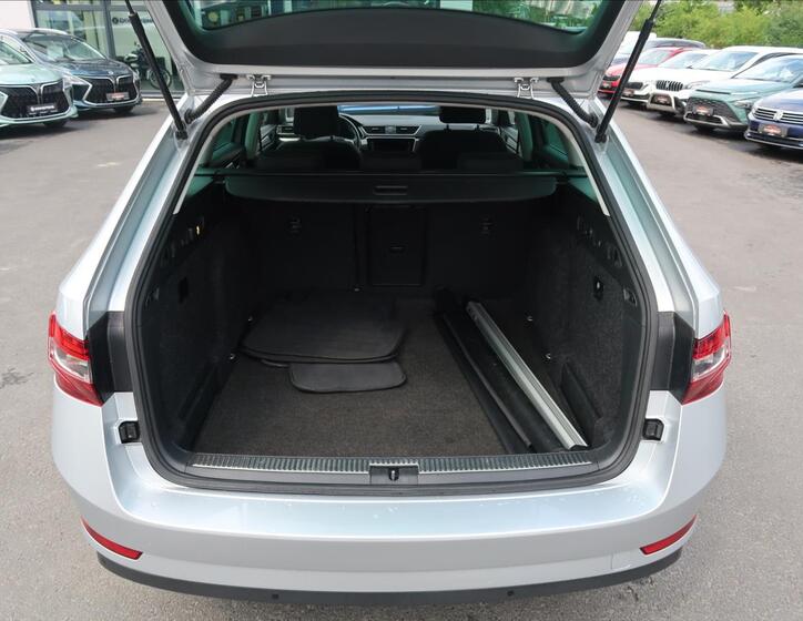 Škoda Superb 24
