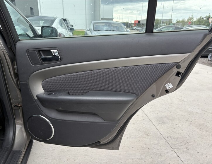 Chevrolet Epica 22
