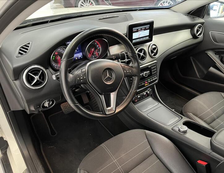 Mercedes-Benz GLA 6