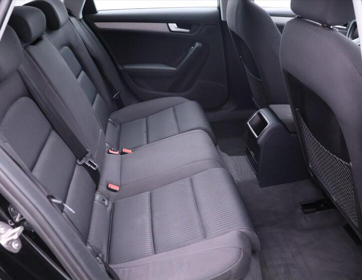 Audi A4 16