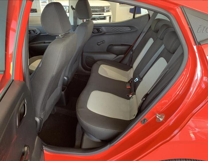 Hyundai i10 11