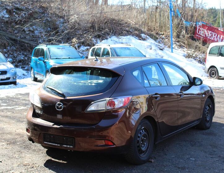 Mazda 3 4